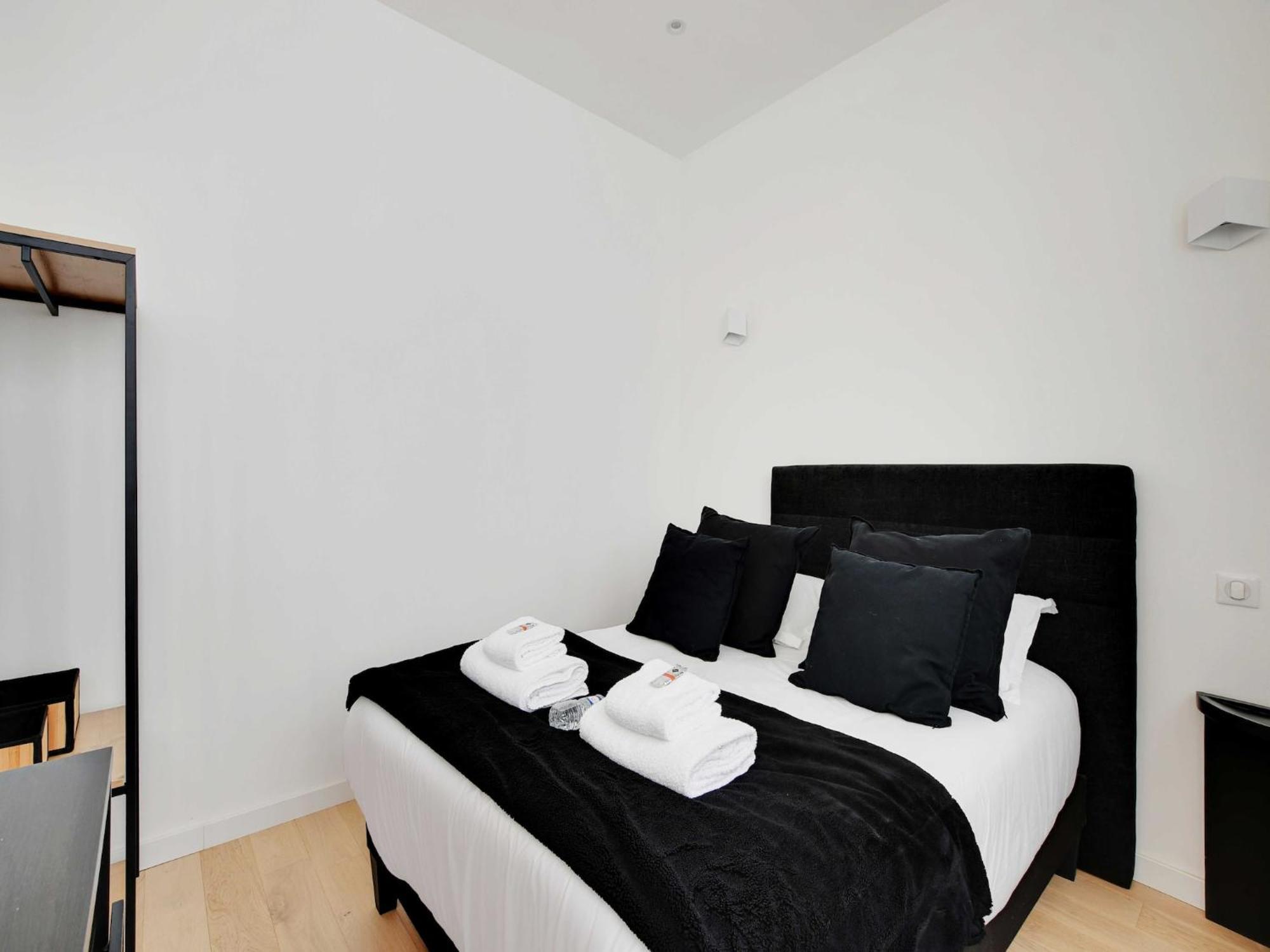 Authentique - 1br- 2p- Voltaire Parijs